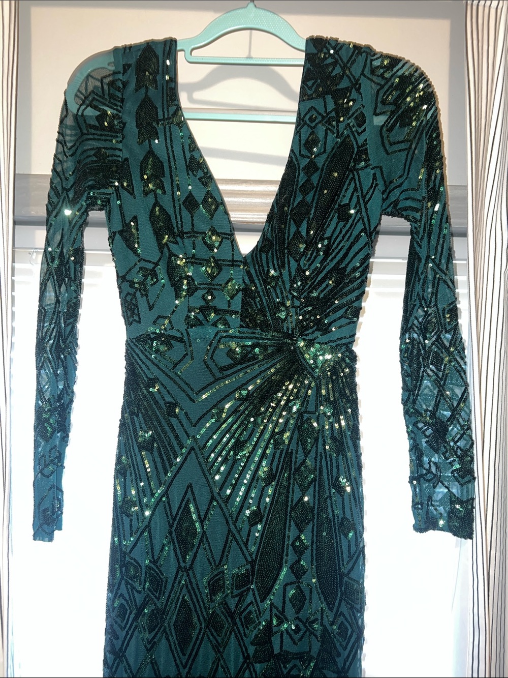 Soieblu Emerald Green Sequin Long Sleeve V-Neck Dress